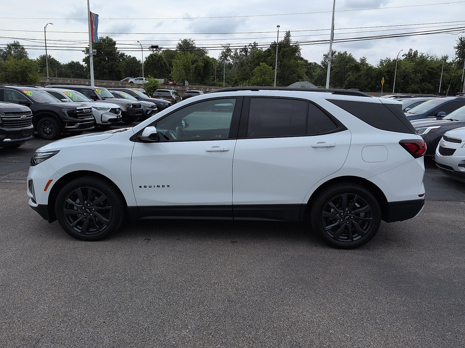 Used 2022 Chevrolet Equinox RS FWD image 4