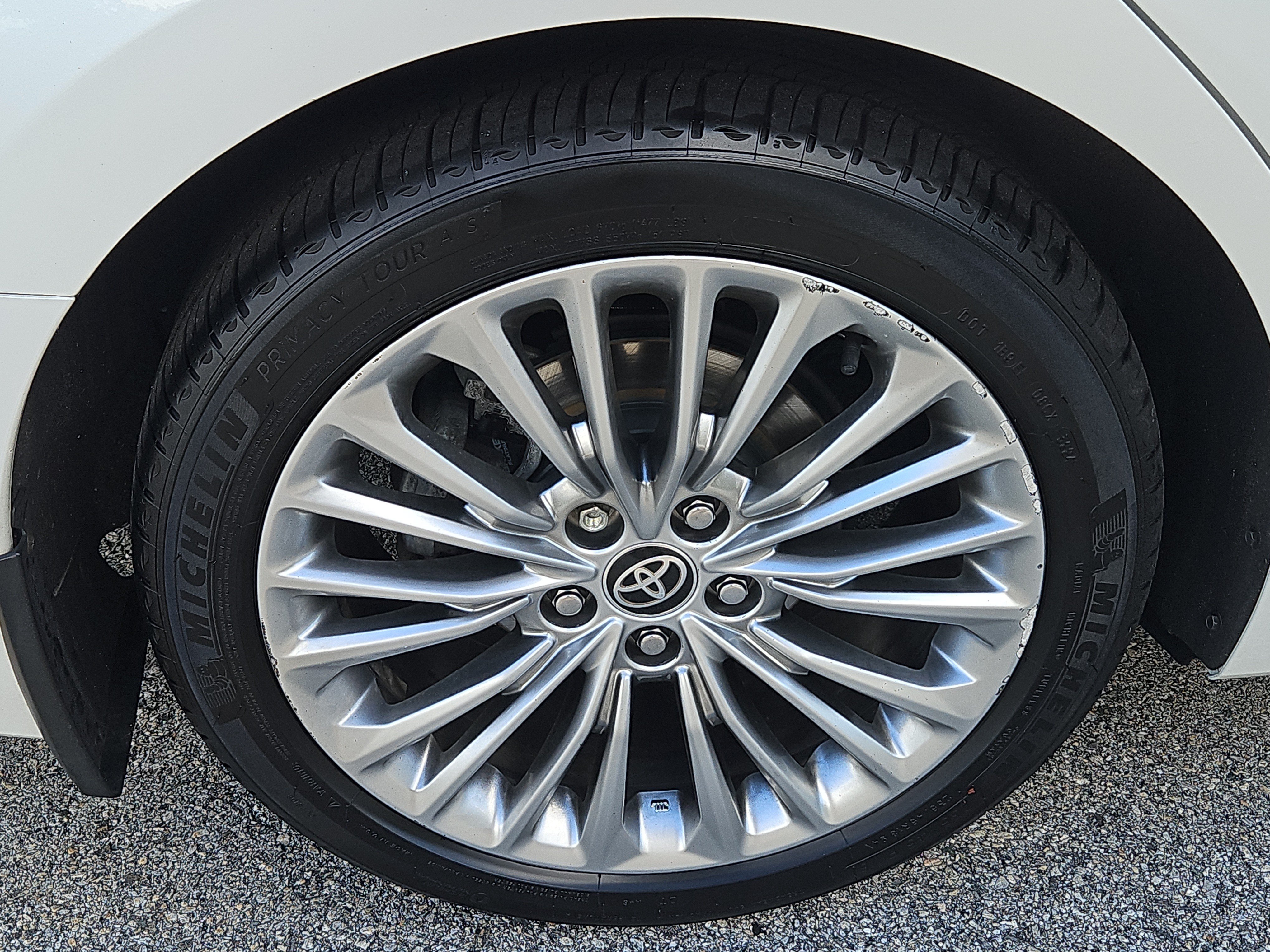 Used 2020 Toyota Avalon Limited w/ Advanced Safety Package FWD image 32