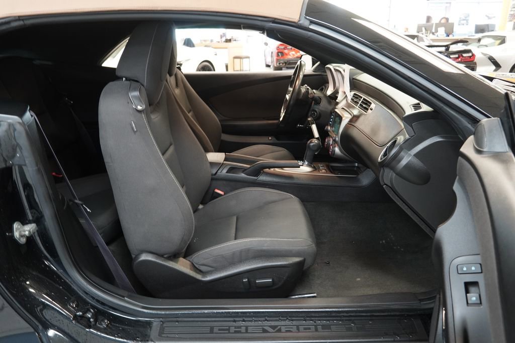 Used 2015 Chevrolet Camaro LT RWD image 18