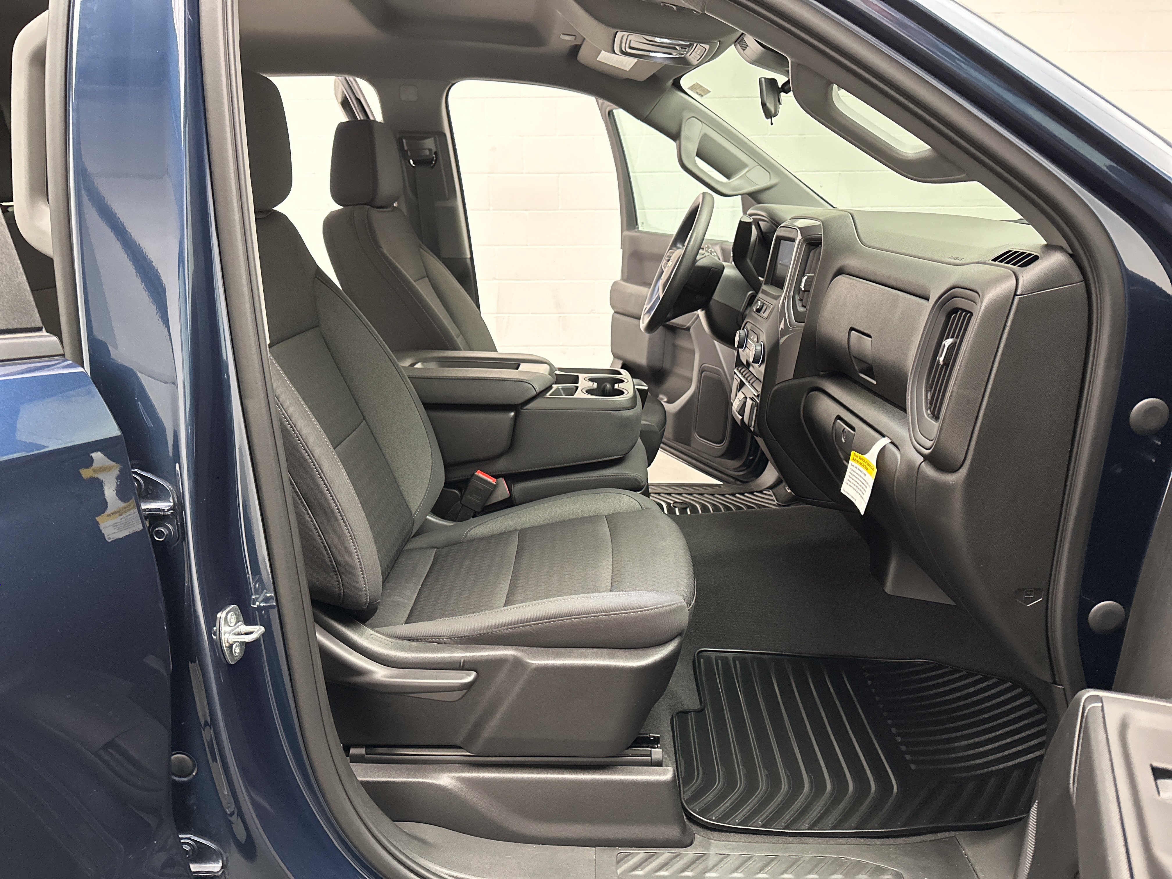 Used 2022 Chevrolet Silverado 1500 Custom w/ LPO, Dark Essentials Package AWD/4WD image 23