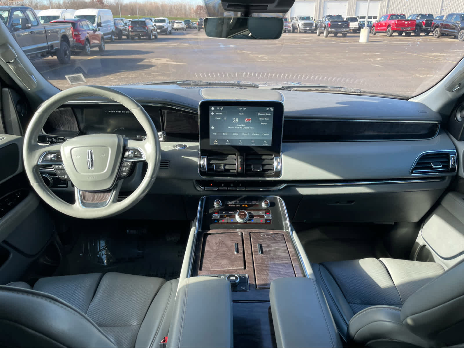 Used 2018 Lincoln Navigator Reserve w/ Technology Package image 17