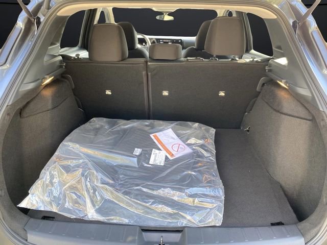 Used 2025 Nissan Kicks SV w/ Charging Package image 12