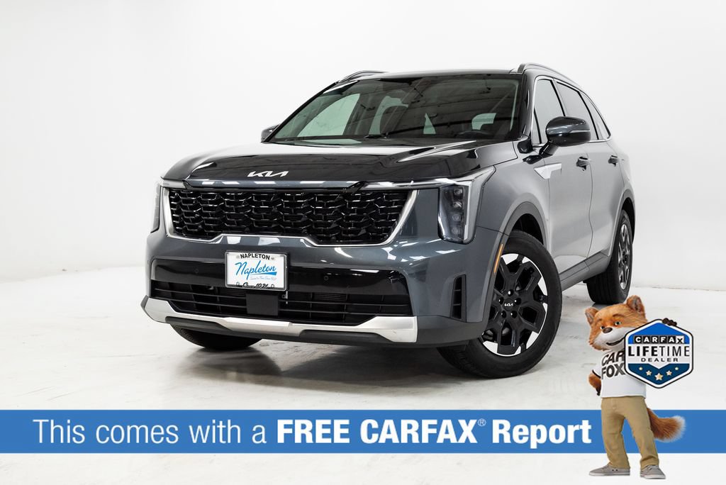 Used 2024 Kia Sorento S w/ Panoramic Sunroof Package FWD image 2