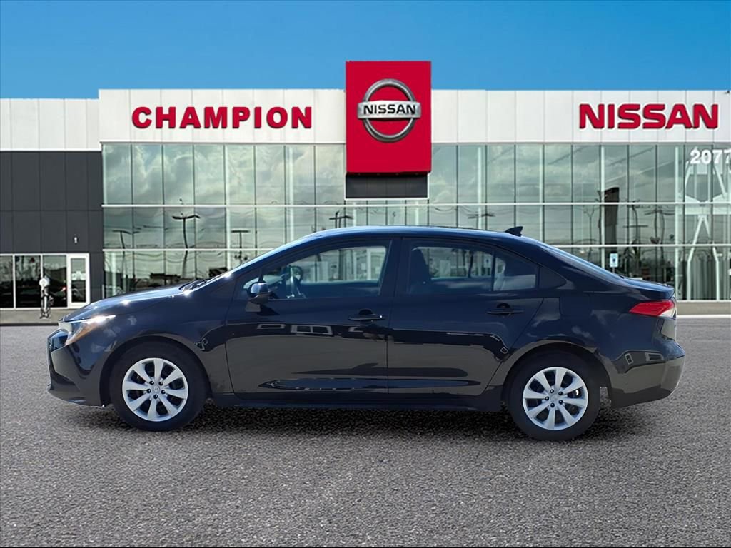 Used 2023 Toyota Corolla LE image 4