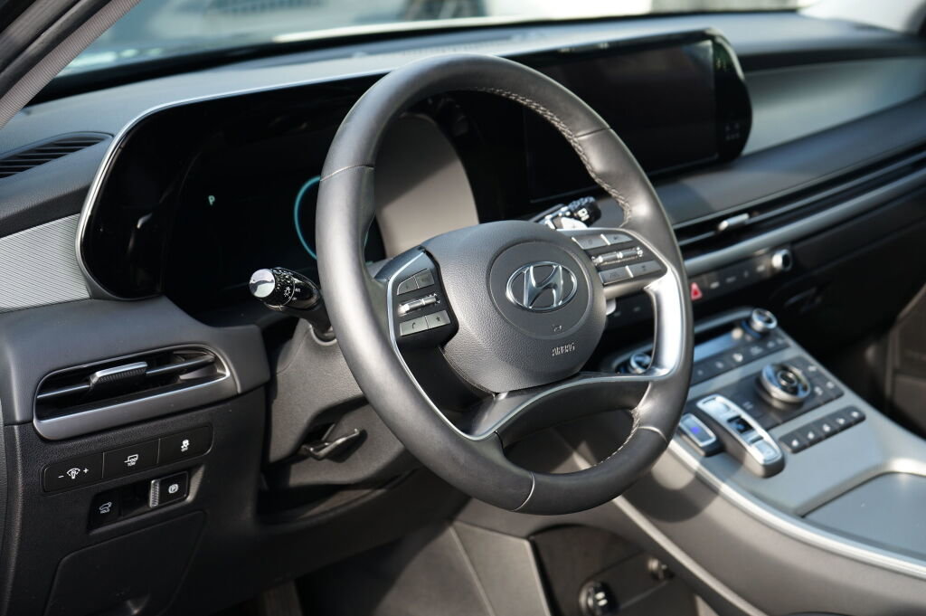 Used 2023 Hyundai Palisade SEL w/ Premium Package image 11