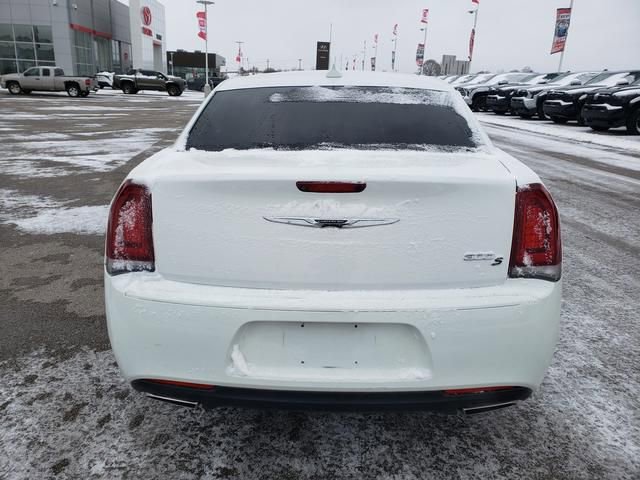 Used 2019 Chrysler 300 S image 6