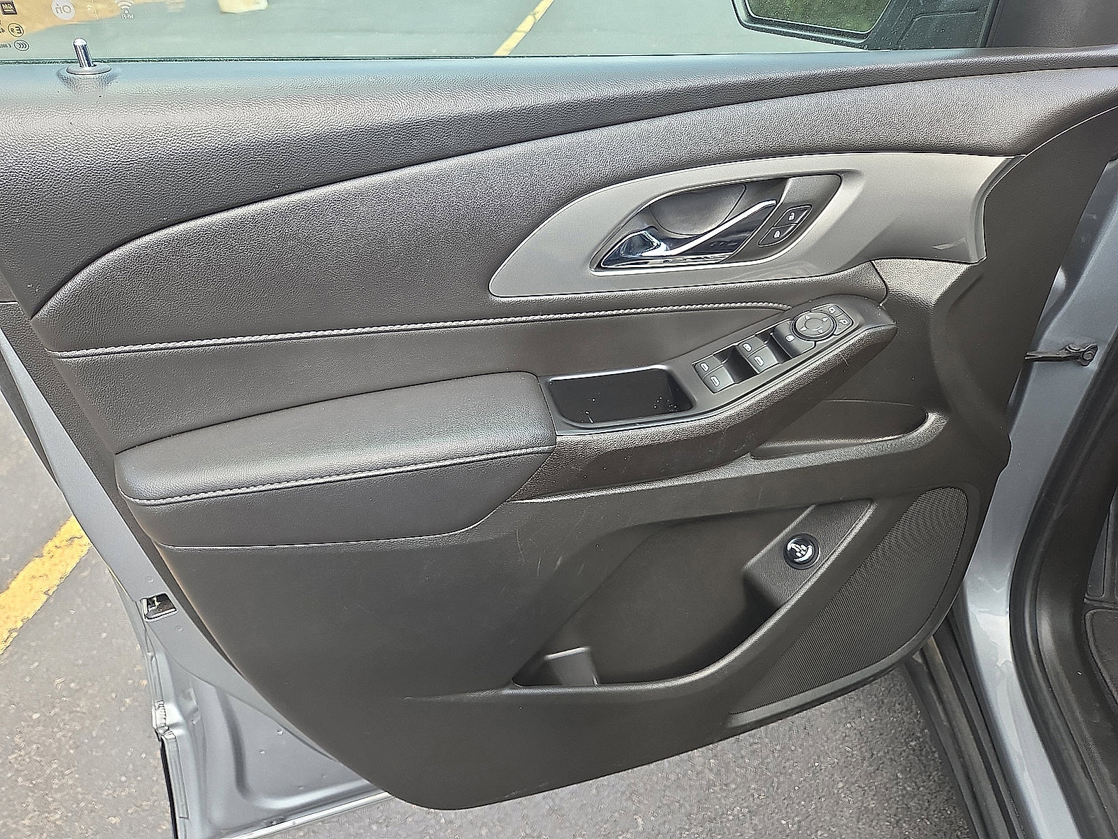 Used 2023 Chevrolet Traverse LT AWD/4WD image 10