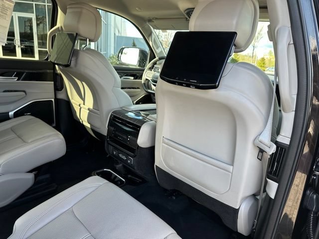 Used 2022 Jeep Wagoneer Series III w/ Convenience Group I AWD/4WD image 12