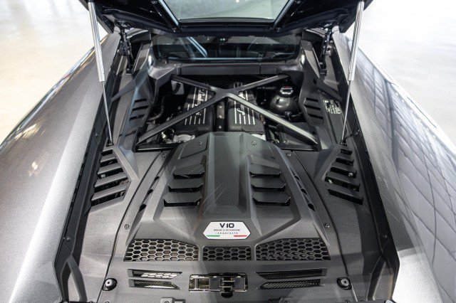 Used 2021 Lamborghini Huracan EVO RWD image 29