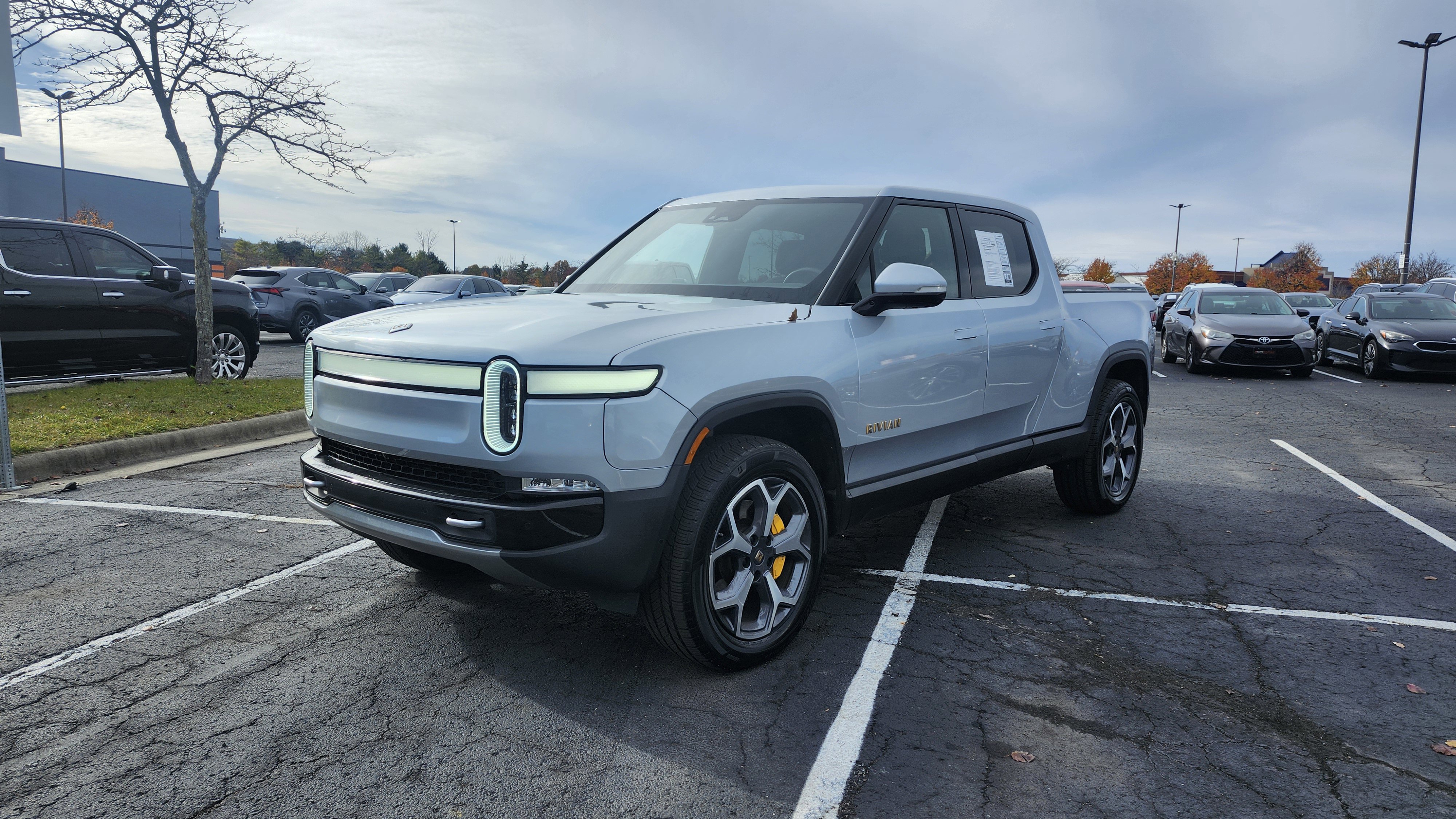 Used 2022 Rivian R1T Launch Edition image 13