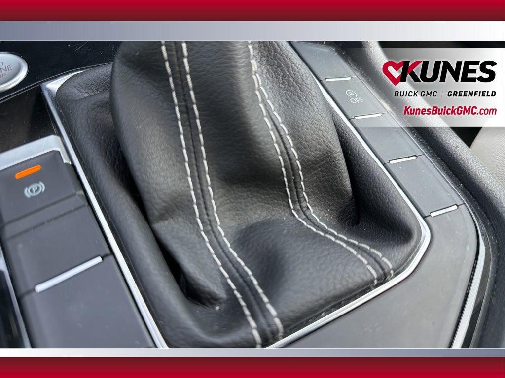 Used 2025 Volkswagen Taos S AWD/4WD image 28