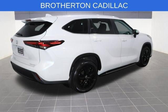 Used 2024 Toyota Highlander XLE AWD/4WD image 7
