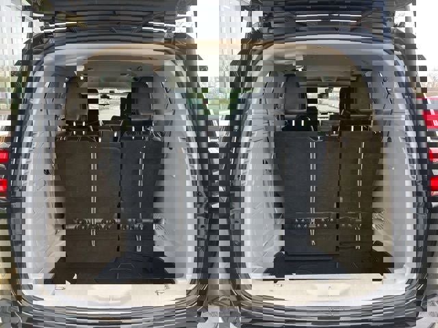 Used 2023 Chrysler Pacifica Touring-L image 11