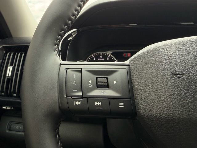 Certified 2026 Nissan Pathfinder SV FWD image 18
