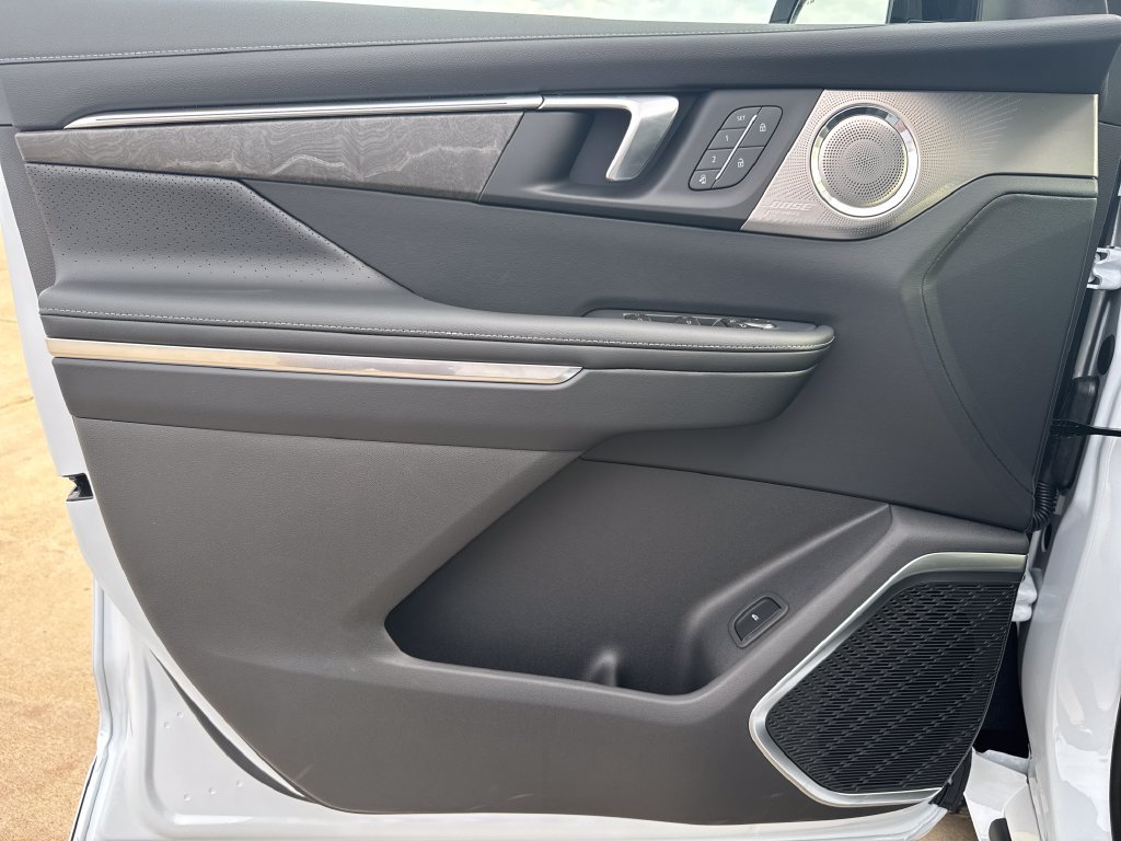 New 2027 Buick Enclave Avenir w/ LPO, Floor Liner Package AWD/4WD image 20