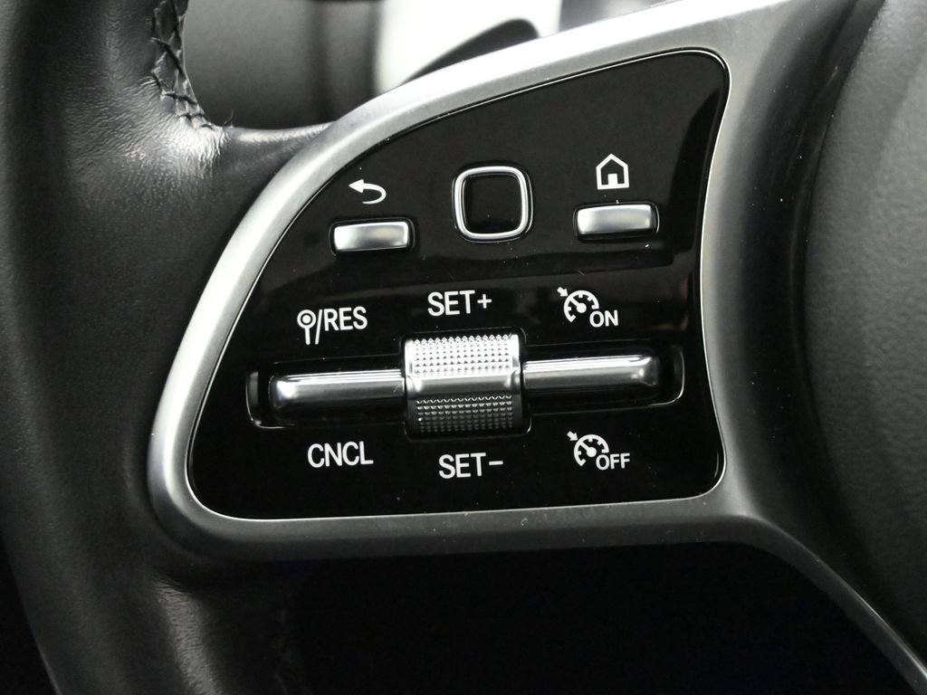 Used 2023 Mercedes-Benz GLB 250 4MATIC image 7