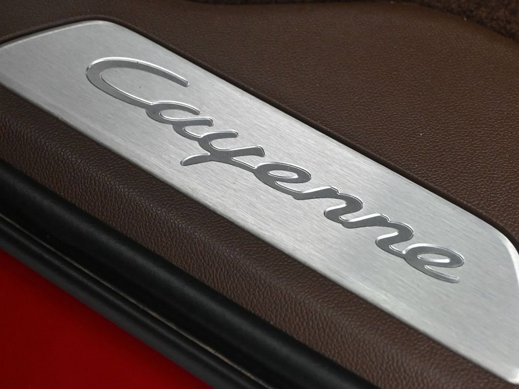 Used 2023 Porsche Cayenne Turbo w/ Premium Package Plus image 19