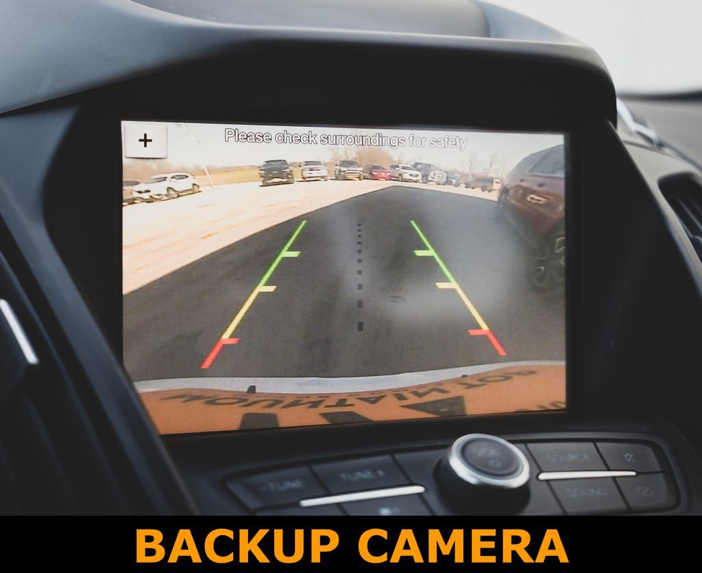 Used 2019 Ford Escape SE image 2