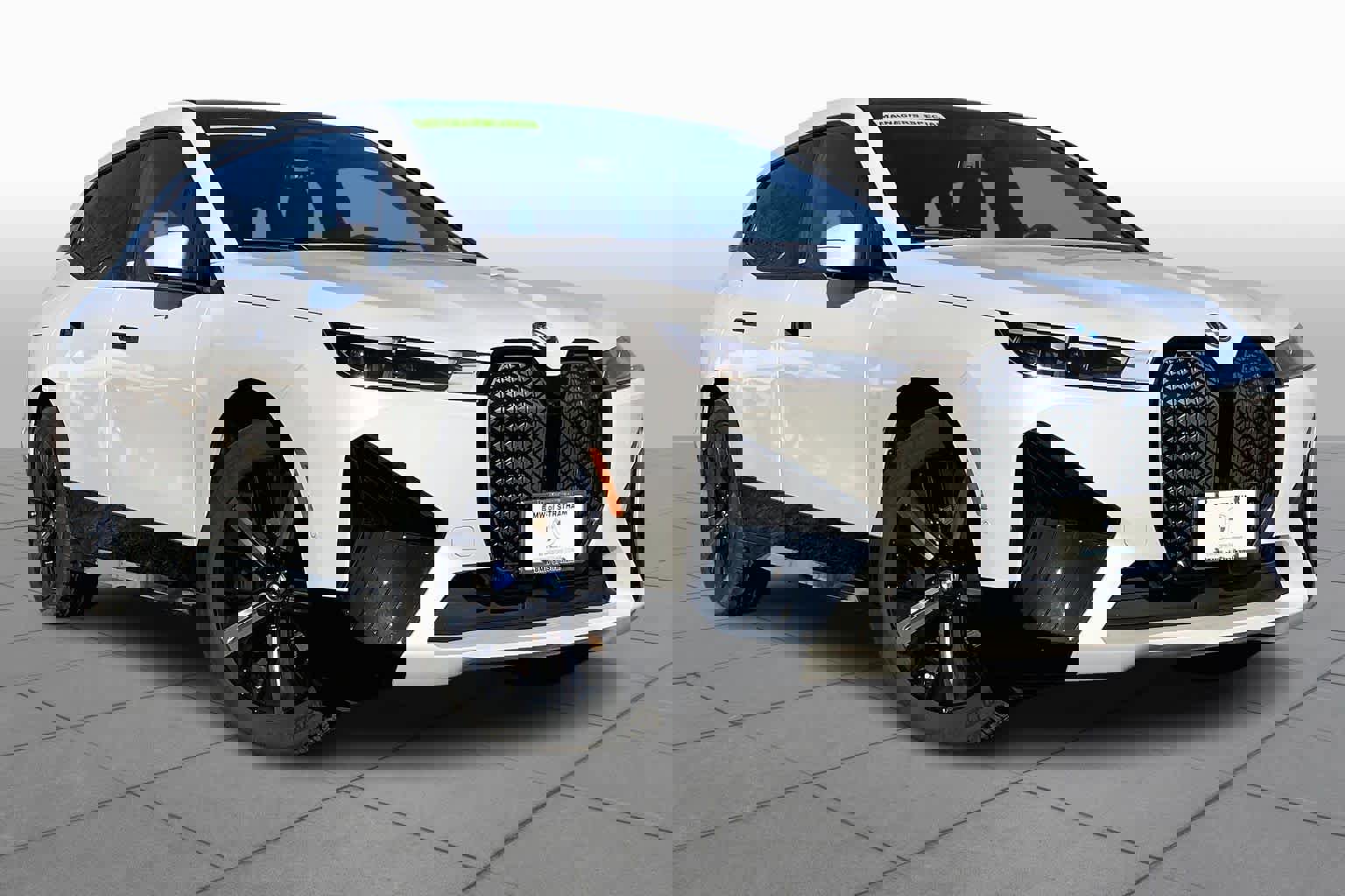 New 2025 BMW iX xDrive50 w/ Premium Package image 2