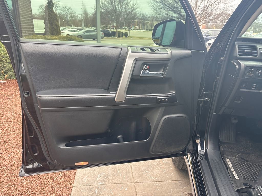 Used 2017 Toyota 4Runner Limited image 18