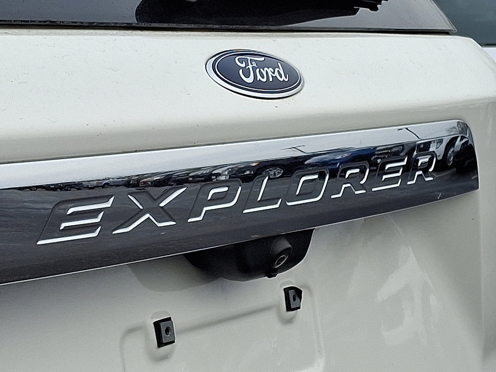 Certified 2022 Ford Explorer XLT w/ Equipment Group 202A image 30