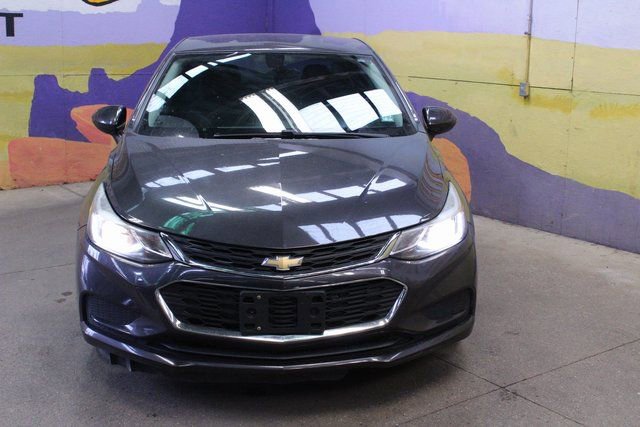 Used 2016 Chevrolet Cruze LT image 3