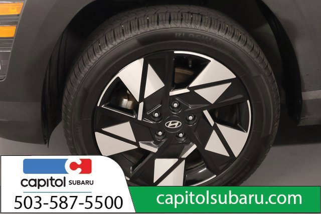 Used 2025 Hyundai Kona SEL AWD/4WD image 8