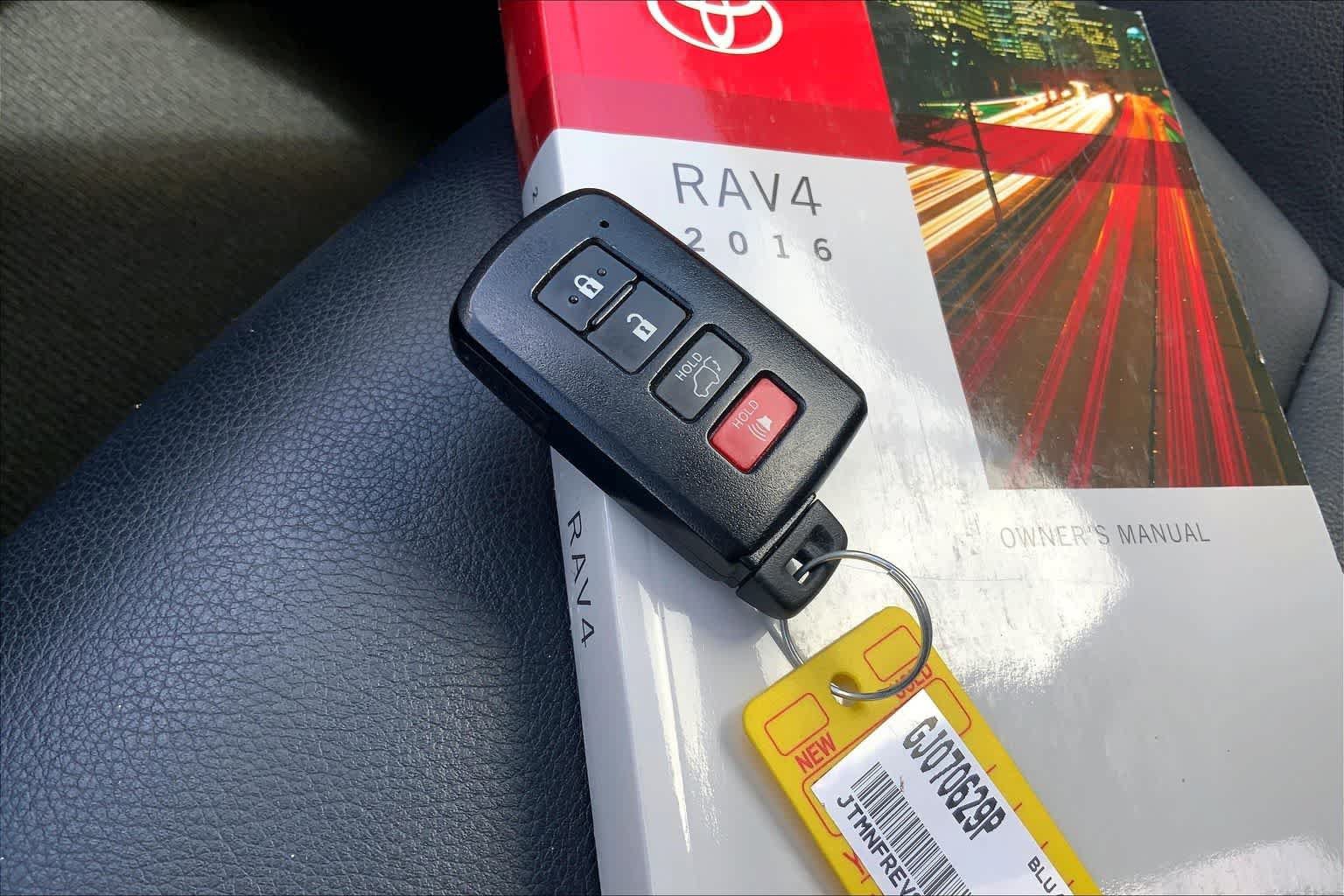 Used 2016 Toyota RAV4 SE FWD image 19
