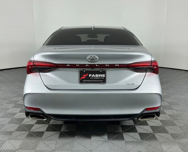 Used 2019 Toyota Avalon XLE w/ Moonroof Package FWD image 6