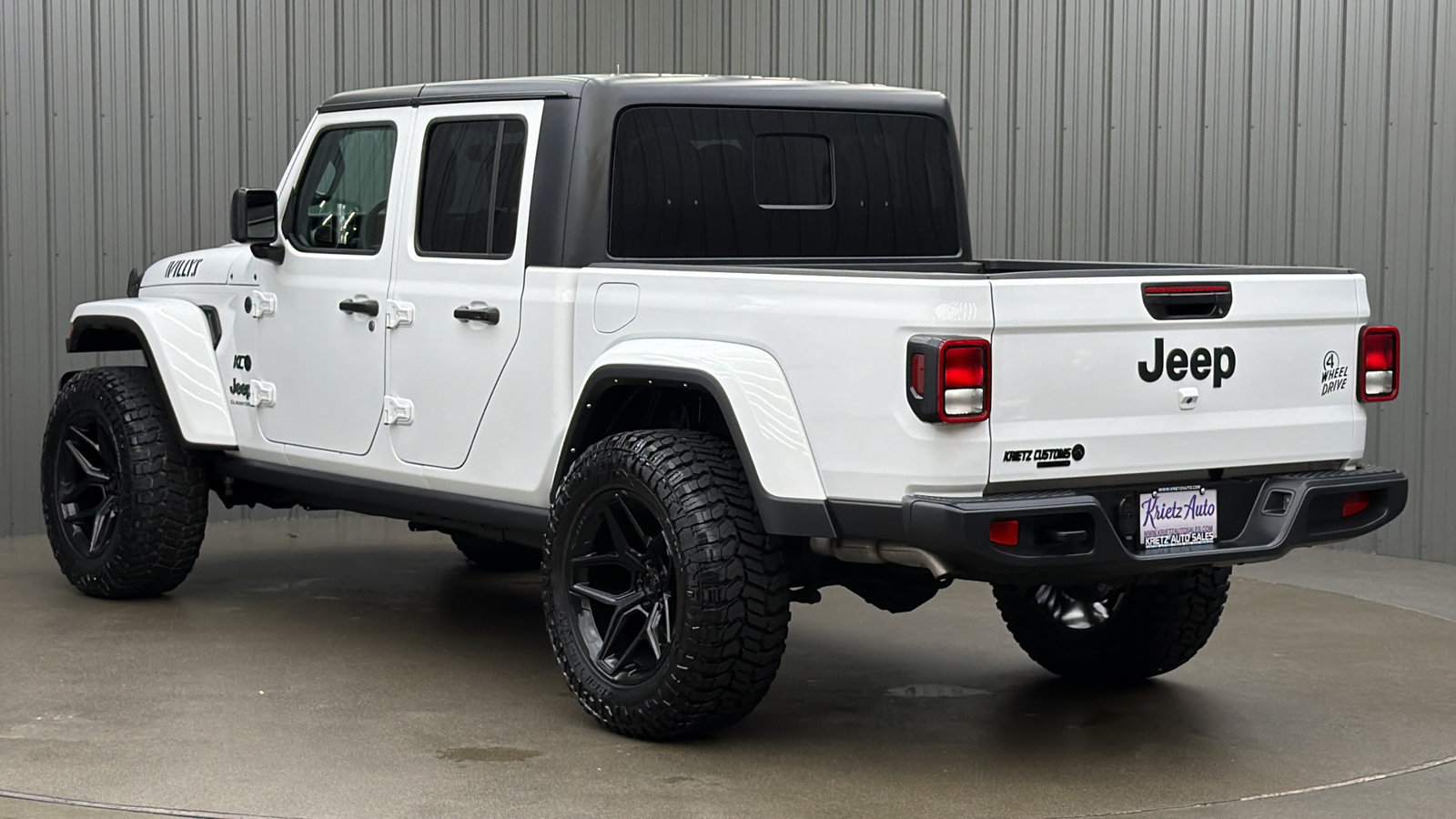 Used 2023 Jeep Gladiator Sport AWD/4WD image 3