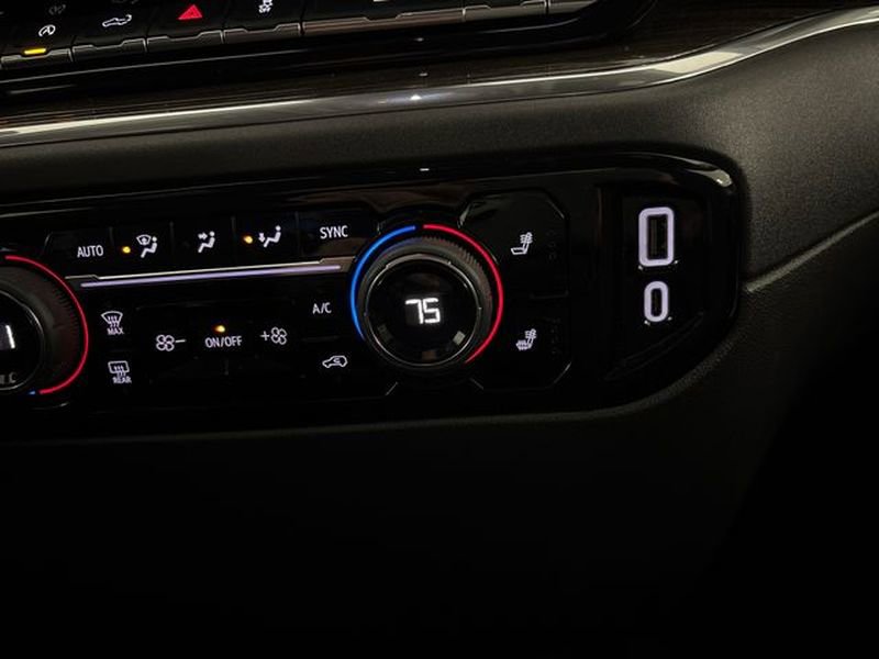 Used 2025 Chevrolet Silverado 1500 LT image 59