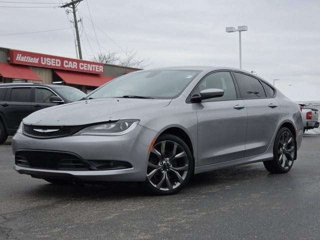 Used 2016 Chrysler 200 S image 2