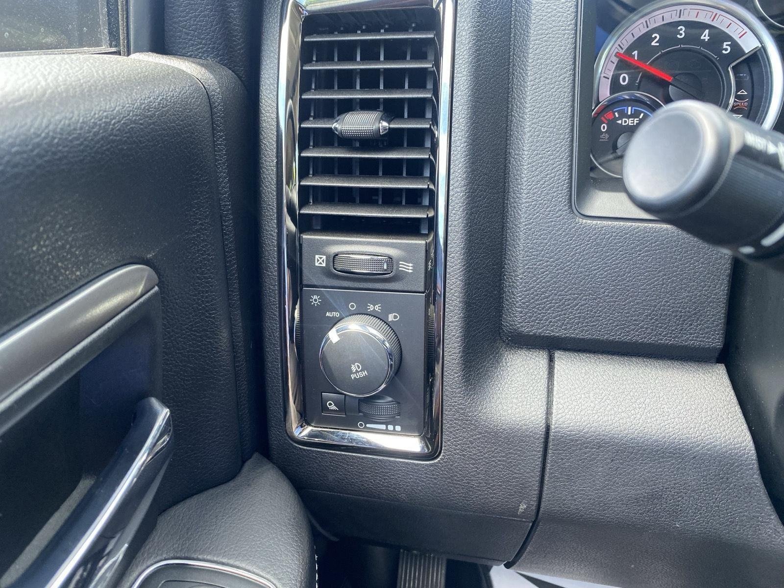 Used 2018 RAM 2500 Laramie w/ Sport Appearance Group AWD/4WD image 19