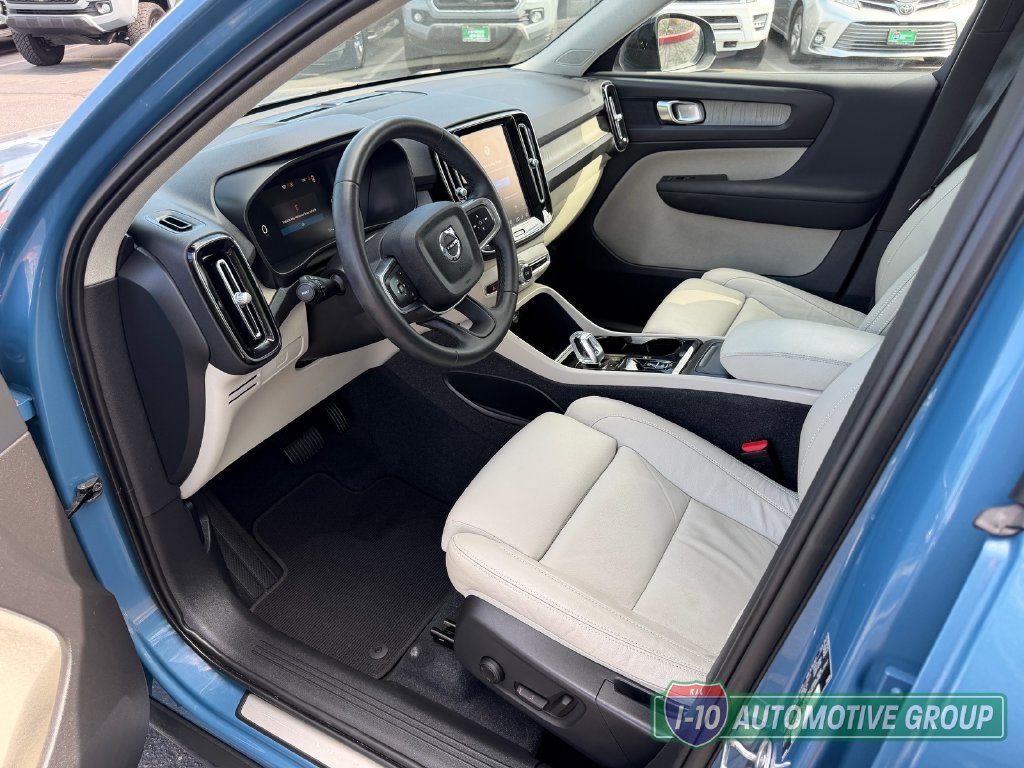 Used 2023 Volvo XC40 B4 Plus w/ Protection Package Premier FWD image 13