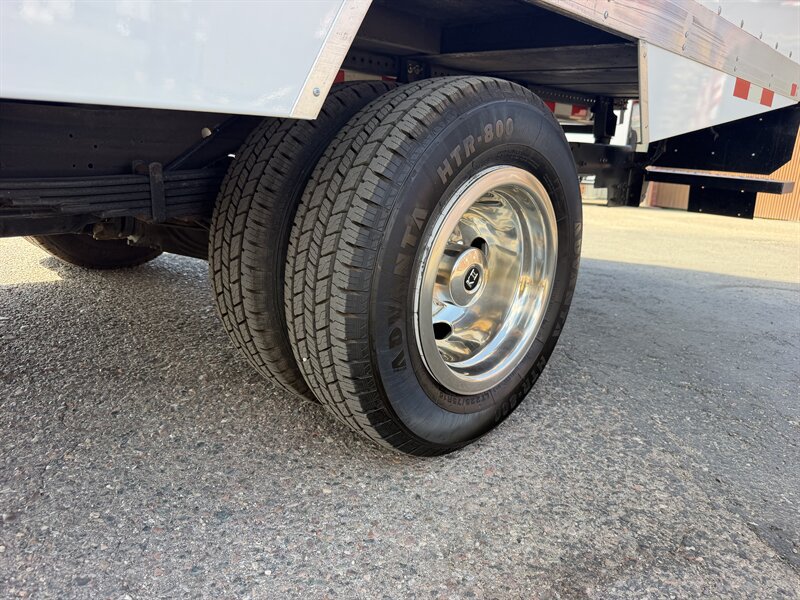 Used 2022 Chevrolet Express 3500 w/ Power Convenience Package RWD image 7