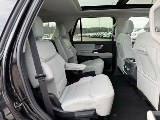 Certified 2025 Ford Expedition Platinum image 25