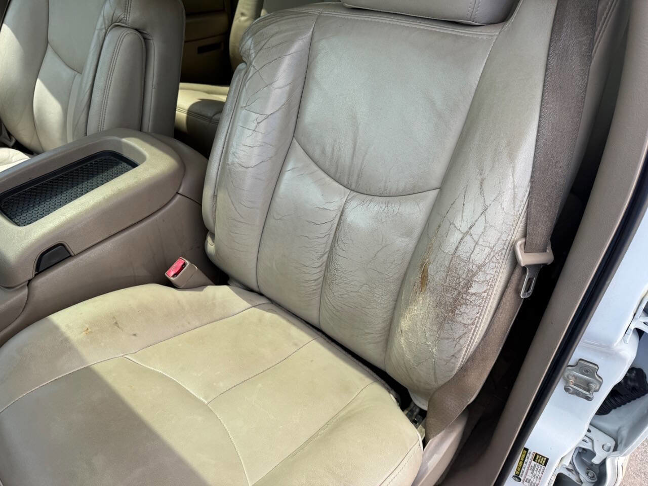 Used 2004 GMC Yukon XL SLT w/ Preferred Equipment Group RWD image 13