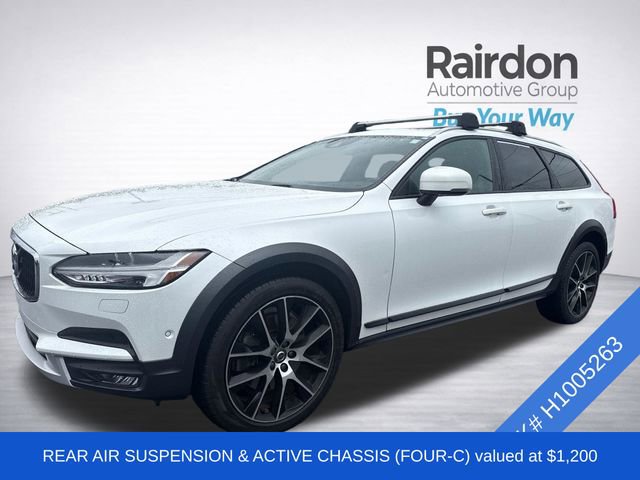Used 2017 Volvo V90 T6 Cross Country image 3