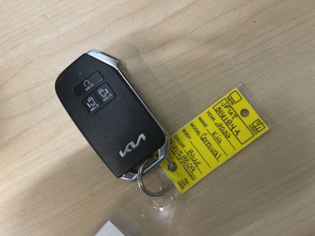 Used 2022 Kia Carnival LX FWD image 33