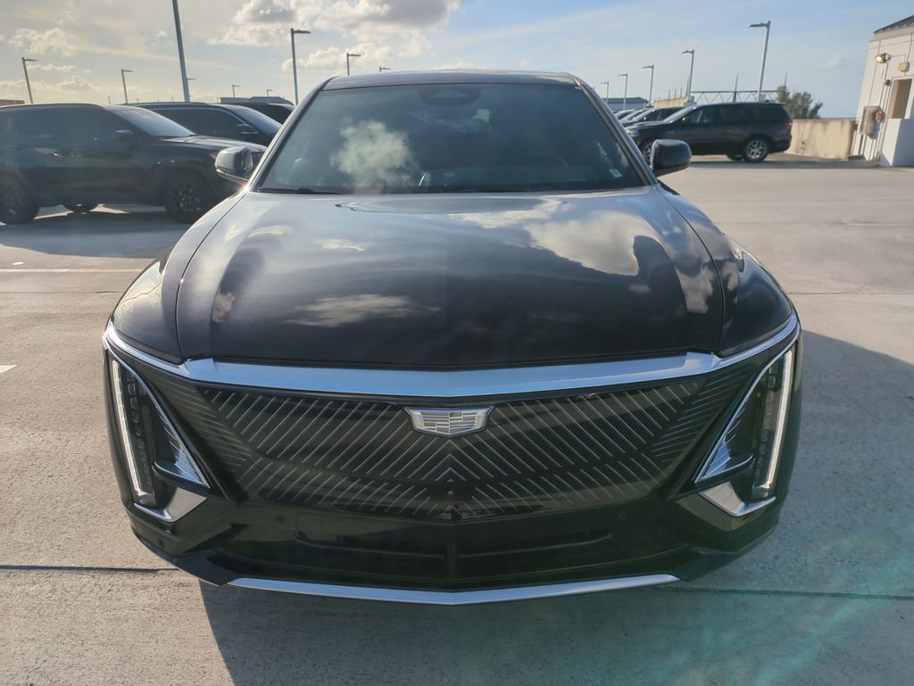 Used 2024 Cadillac Lyriq Luxury image 3