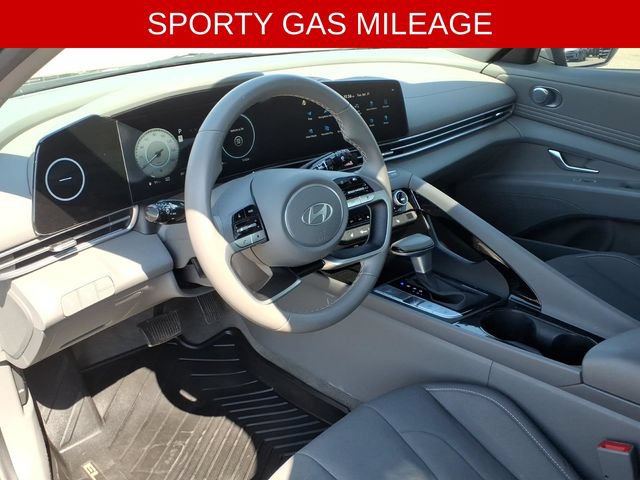 Used 2024 Hyundai Elantra SEL w/ Convenience Package FWD image 8