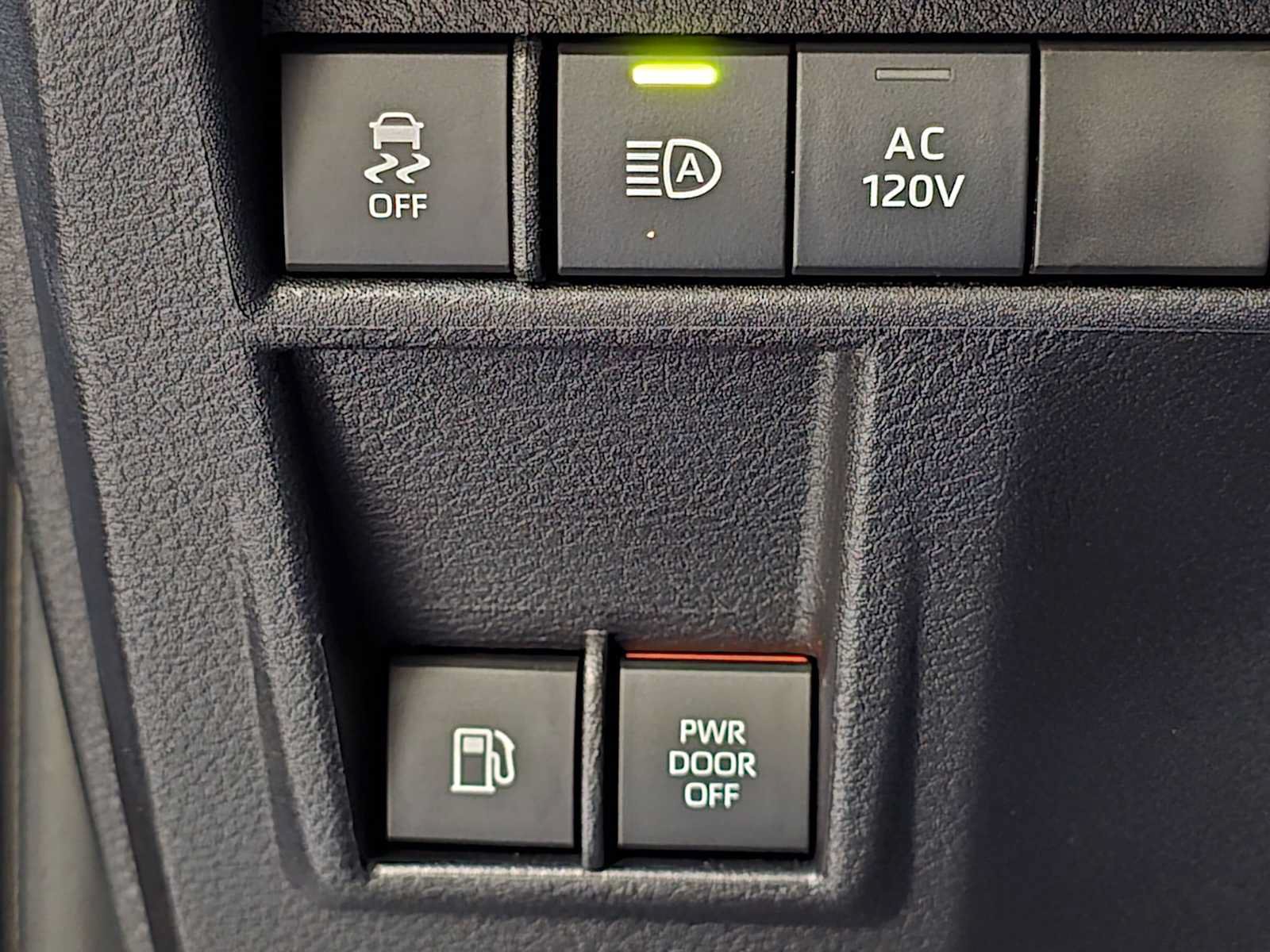 Certified 2026 Toyota Sienna XLE Woodland Edition AWD/4WD image 17