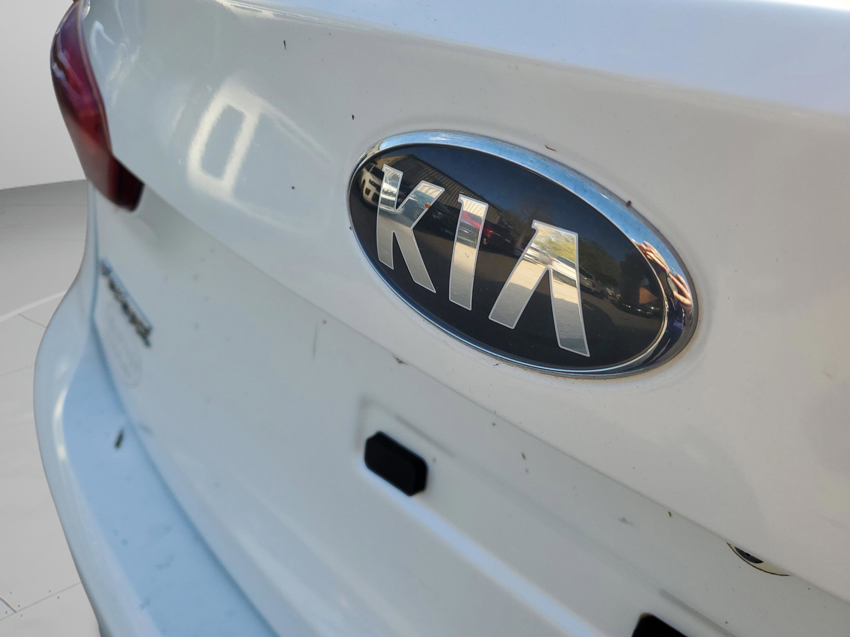 Certified 2018 Kia Forte LX w/ LX Popular Package image 7