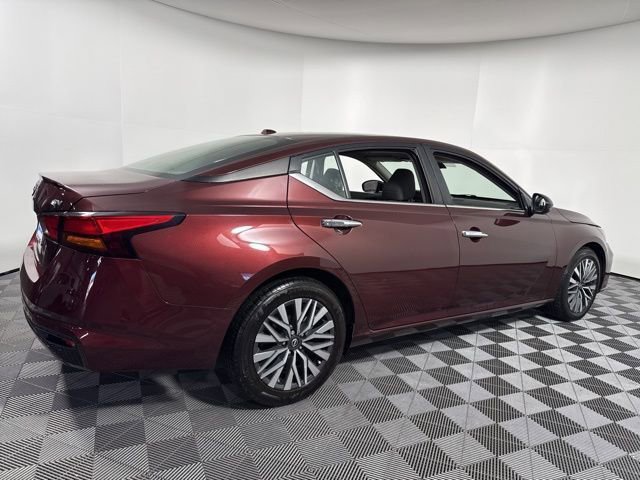 Used 2024 Nissan Altima 2.5 SV FWD image 8