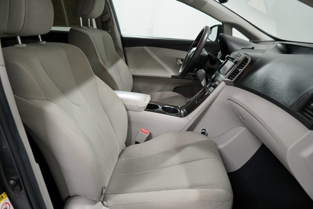 Used 2013 Toyota Venza LE FWD image 29