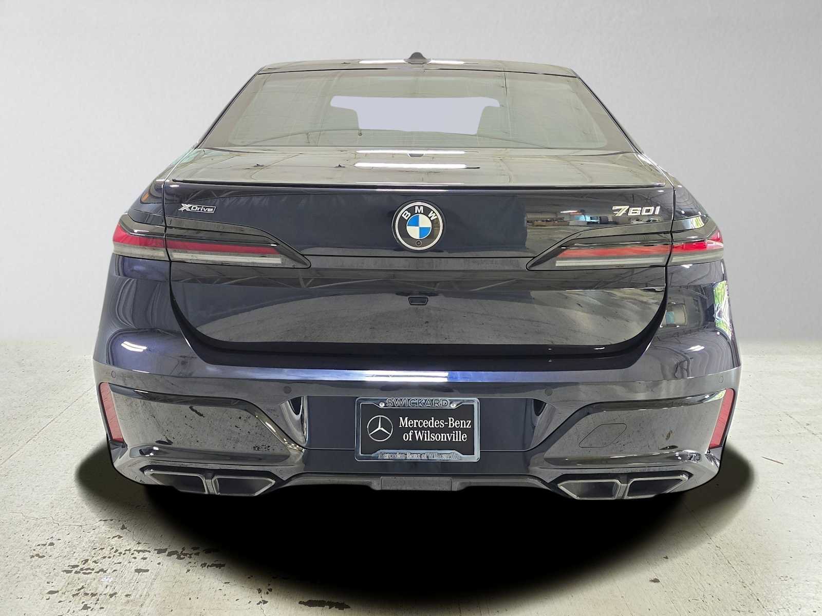 Used 2023 BMW 760i xDrive AWD/4WD image 4