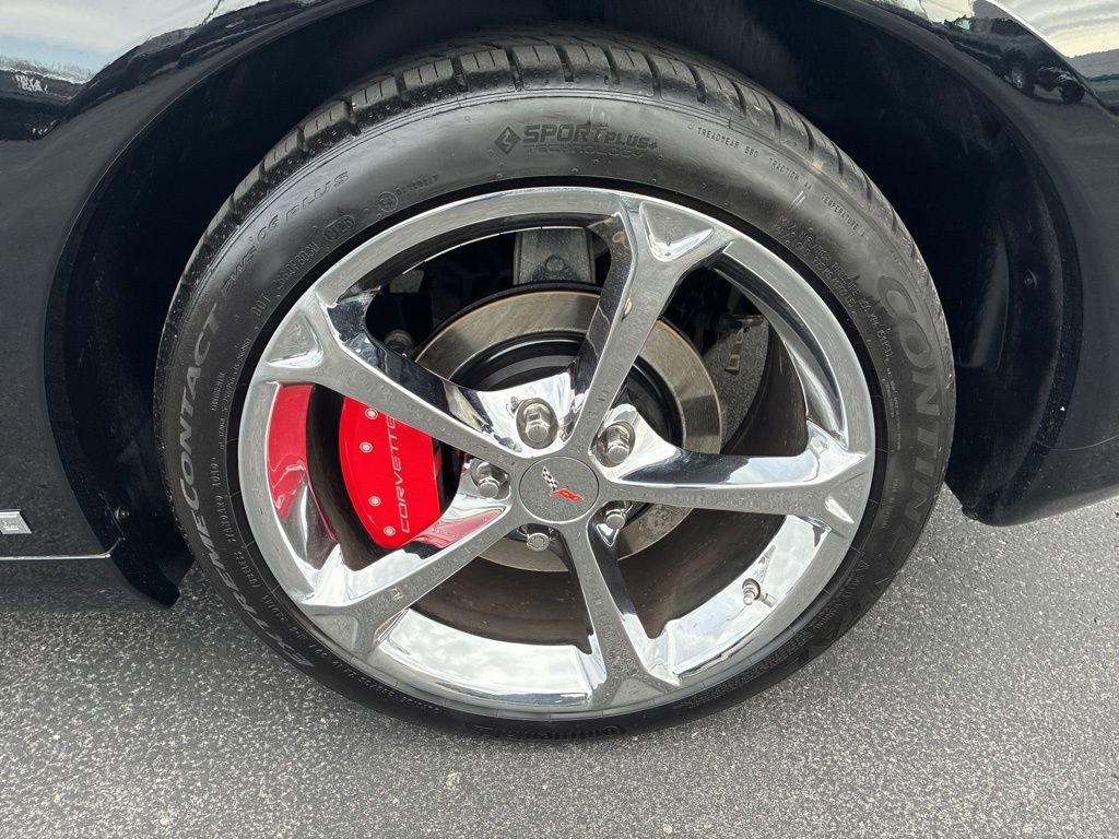 Used 2007 Chevrolet Corvette Coupe w/ Preferred Equipment Group RWD image 40