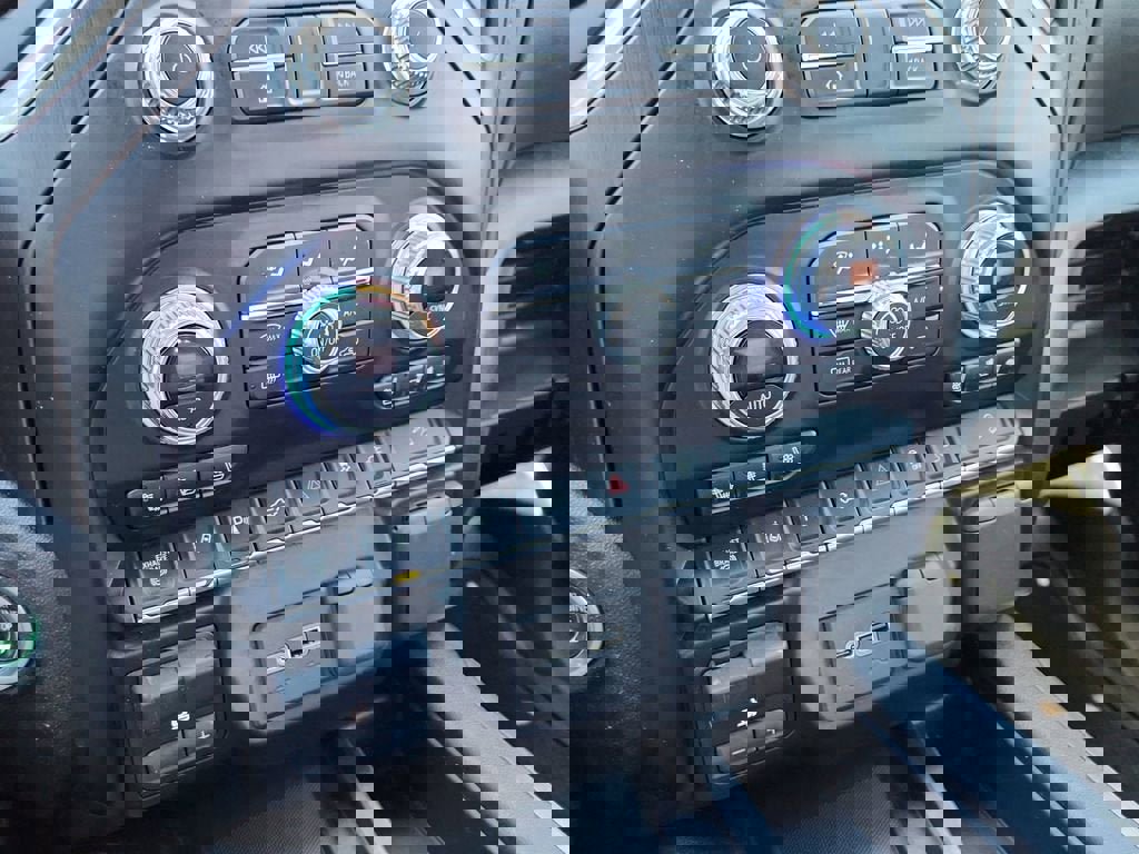 Used 2023 GMC Sierra 2500 AT4 w/ AT4 Preferred Package image 27