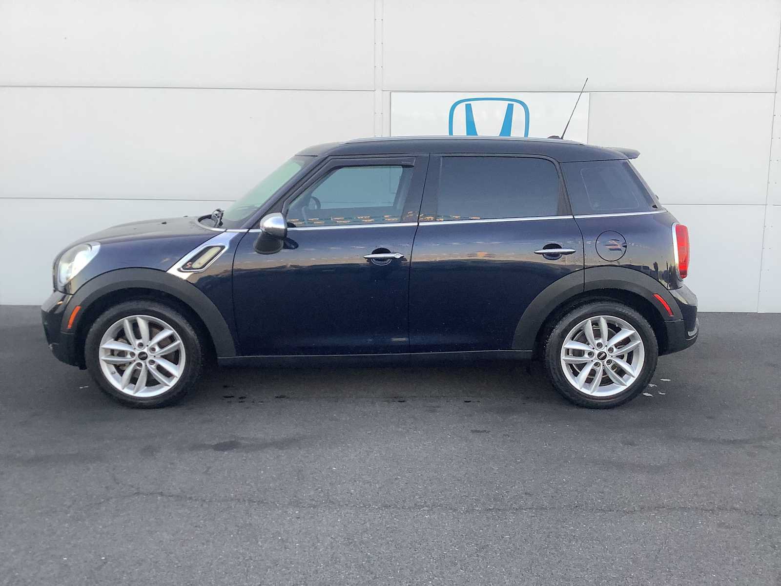 Used 2013 MINI Cooper Countryman S FWD image 2