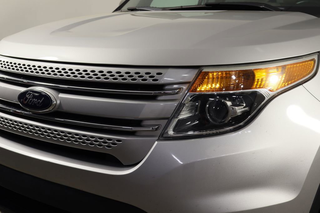 Used 2014 Ford Explorer XLT w/ Equipment Group 202A image 39